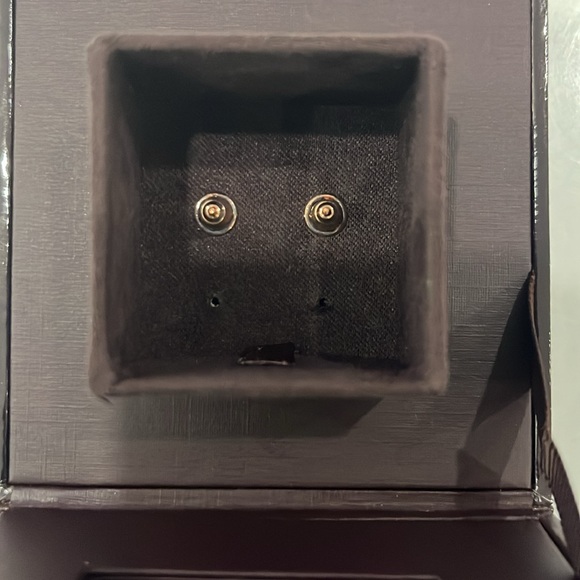 🌟MONICA VINADER Fiji Mini Button Stud Earrings 18k Gold Vermeil & Diamond NEW - Picture 5 of 6